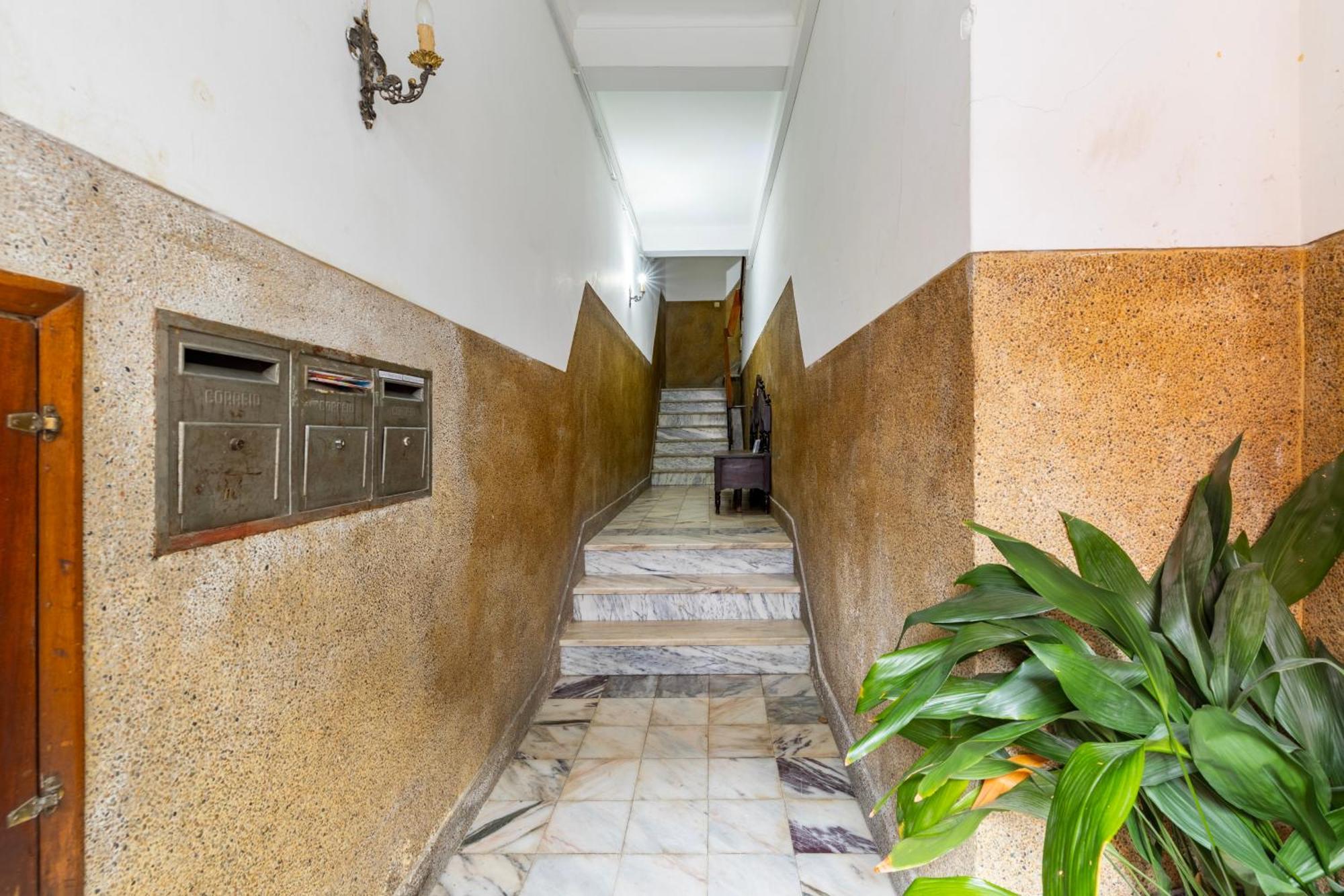 Cosy Remodeled Apartment In The City Center Fundão Buitenkant foto
