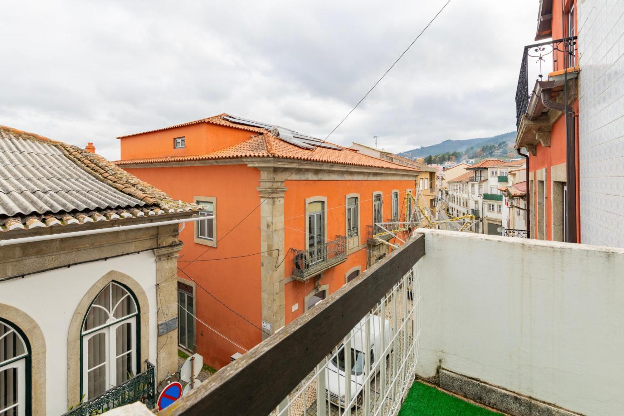Cosy Remodeled Apartment In The City Center Fundão Buitenkant foto