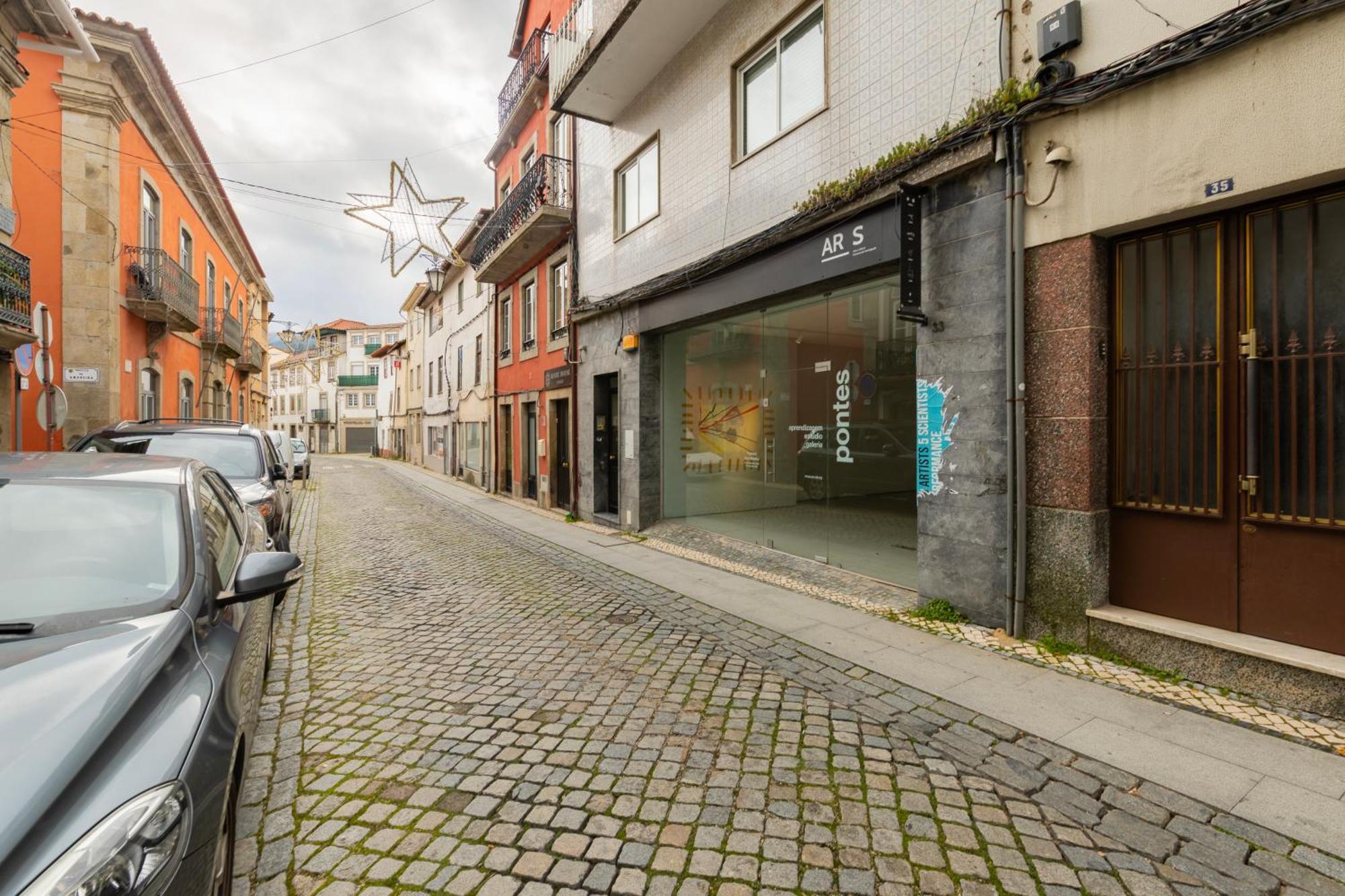 Cosy Remodeled Apartment In The City Center Fundão Buitenkant foto
