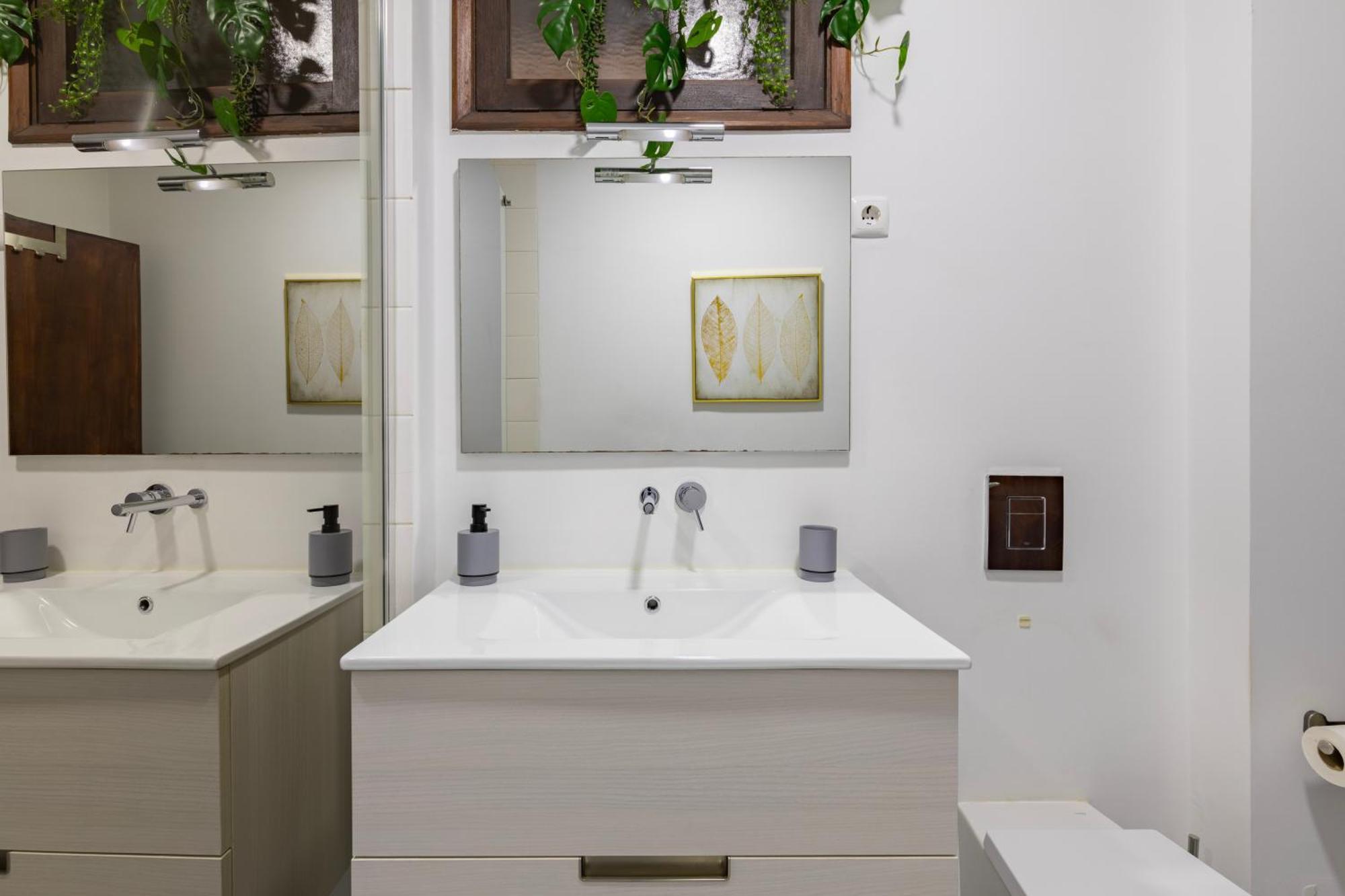 Cosy Remodeled Apartment In The City Center Fundão Buitenkant foto